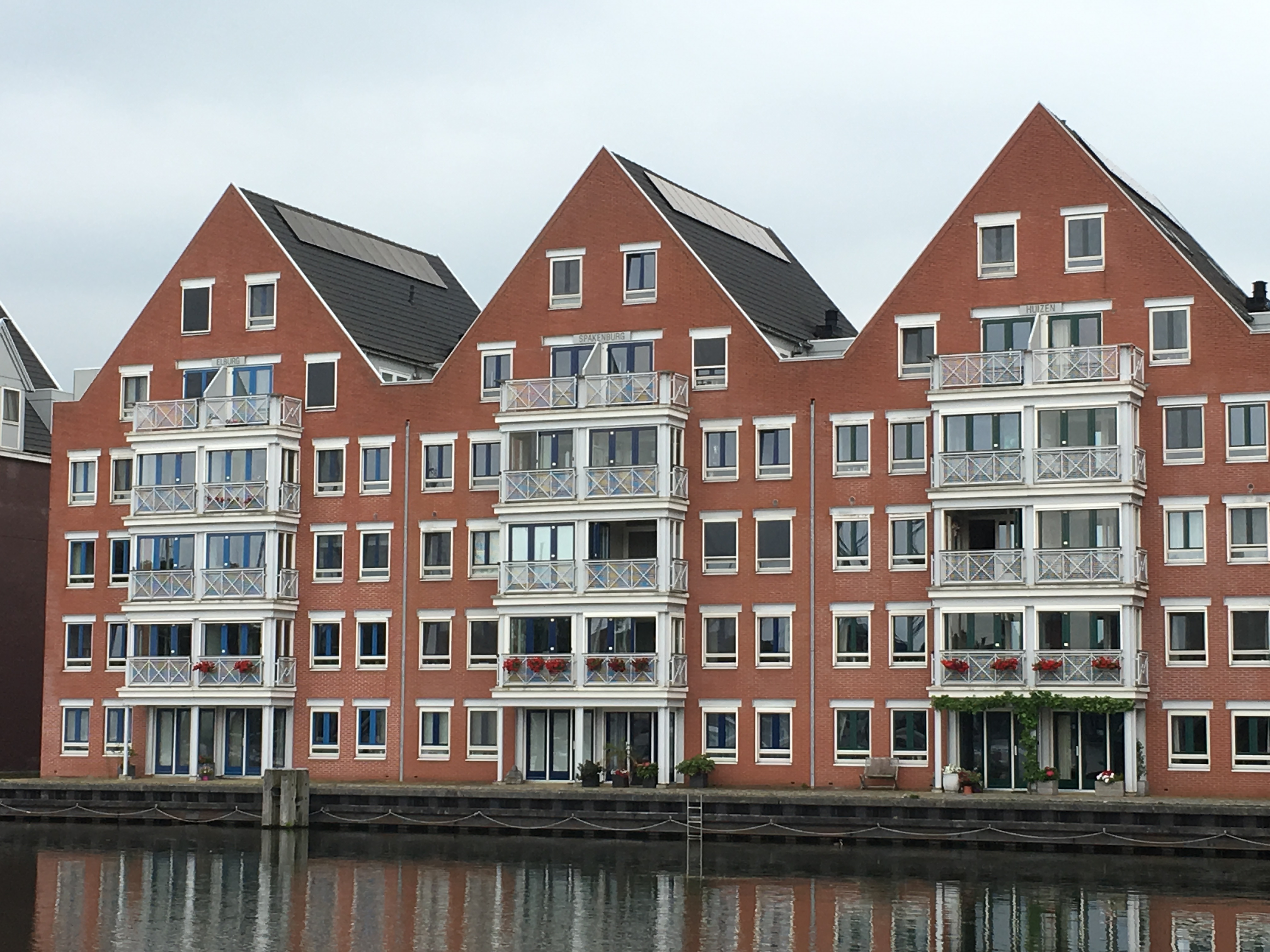 Zonnepanelen compenseren stroomverbruik VvE Hoornse Veste
