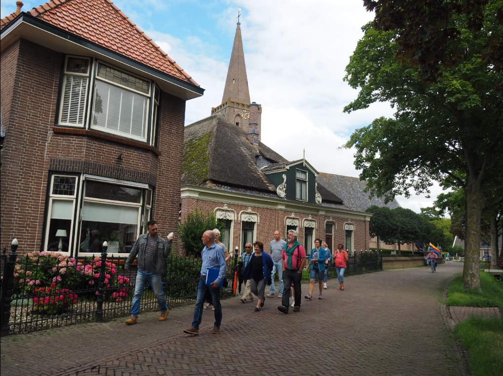 Rondleiding langs monumenten in Twisk