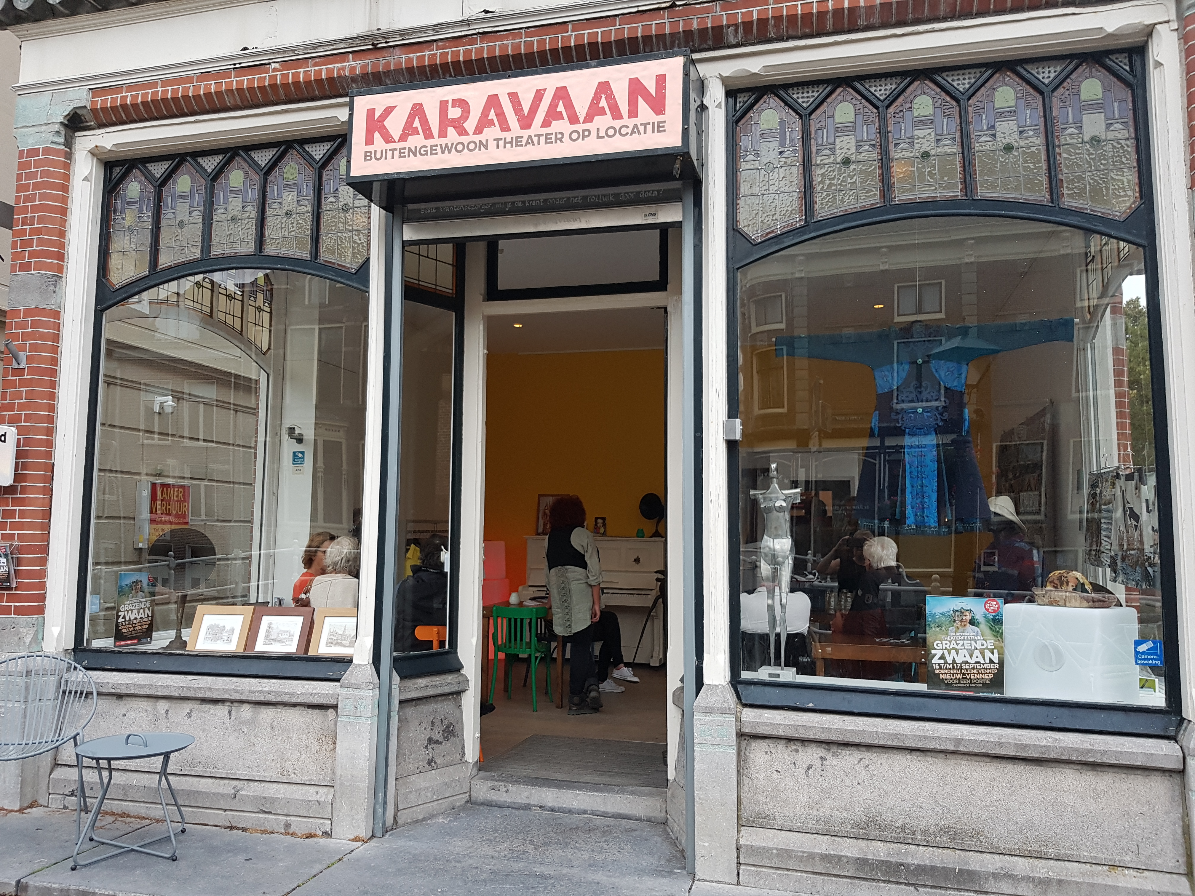 Nieuwe plek en winkel Karavaan