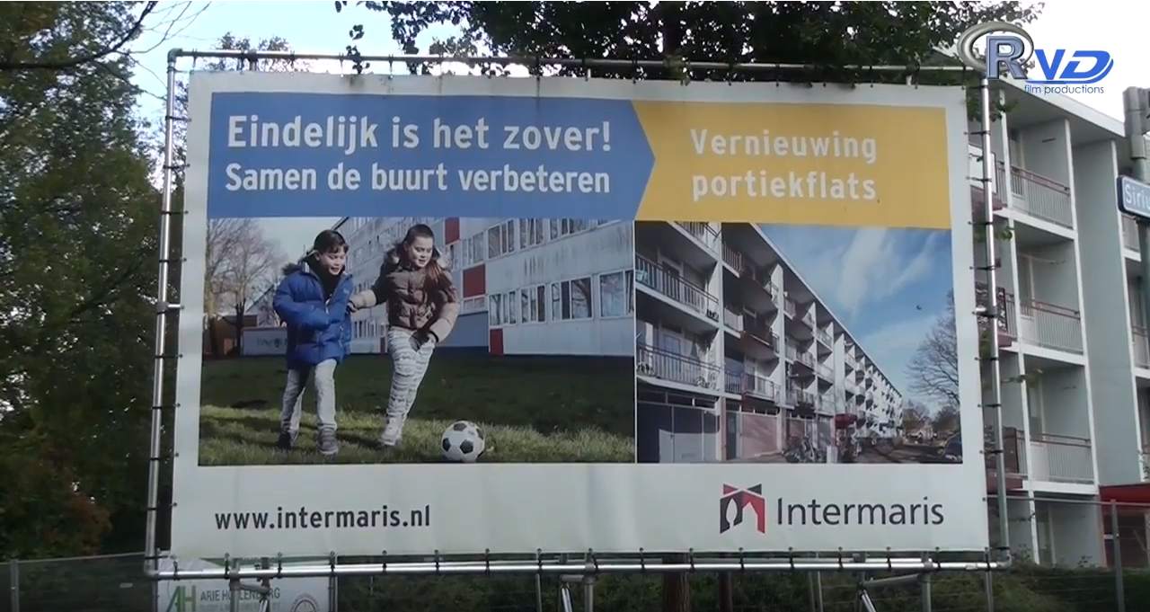 Strippen en slopen van portiekflats in de Siriusstraat (Video)