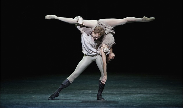 Kenneth MacMillan’s Manon, uitgevoerd door The Royal Ballet