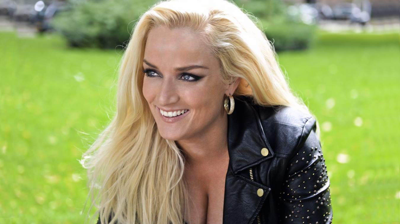 Samantha Steenwijk zingt op openingsfeest Kermis 