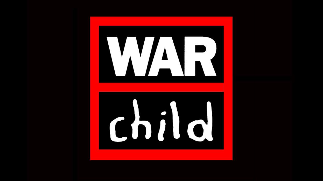 Wieke zingt met haar vader voor Warchild
