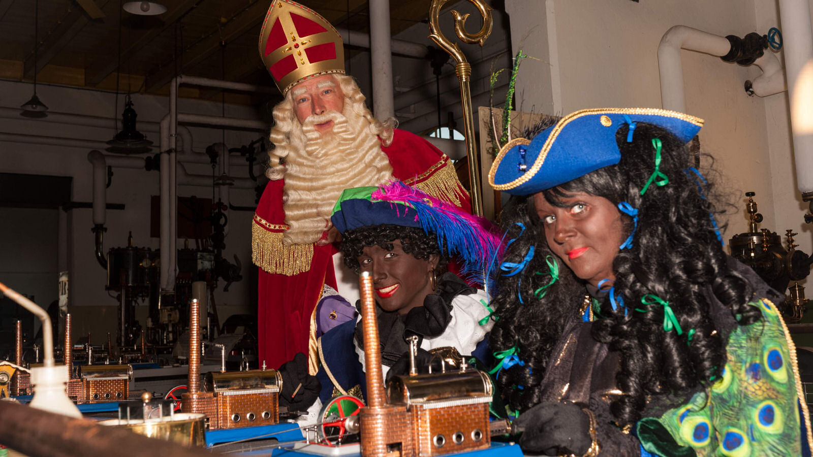 Pakjesfabriek Sinterklaas in Stoommachinemuseum