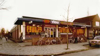 Vlaar foto Drieboomlaan vol ornaat