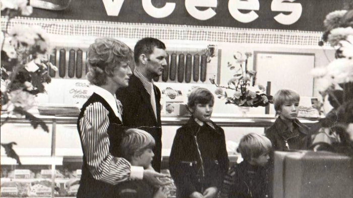 Vlaar Piet Gre en kinderen in Grote Waaljpg