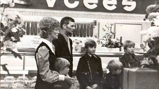 Vlaar Piet Gre en kinderen in Grote Waaljpg