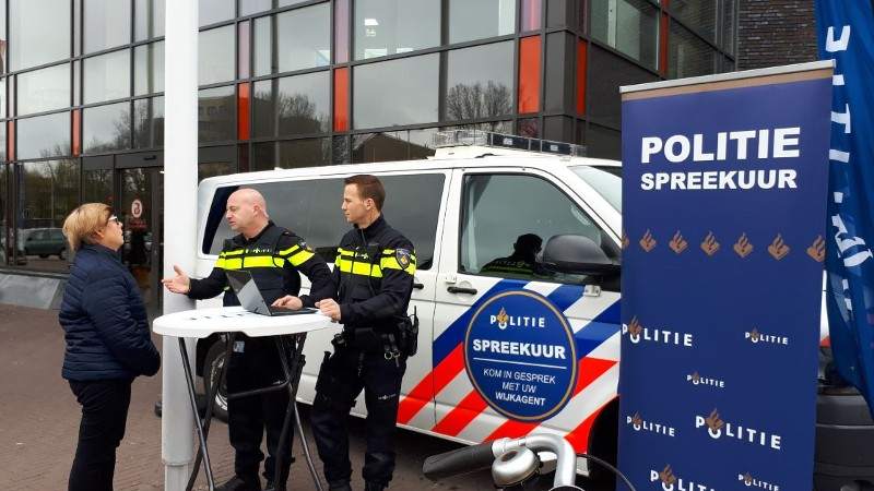 In gesprek met wijkagenten Boon en ter Bork