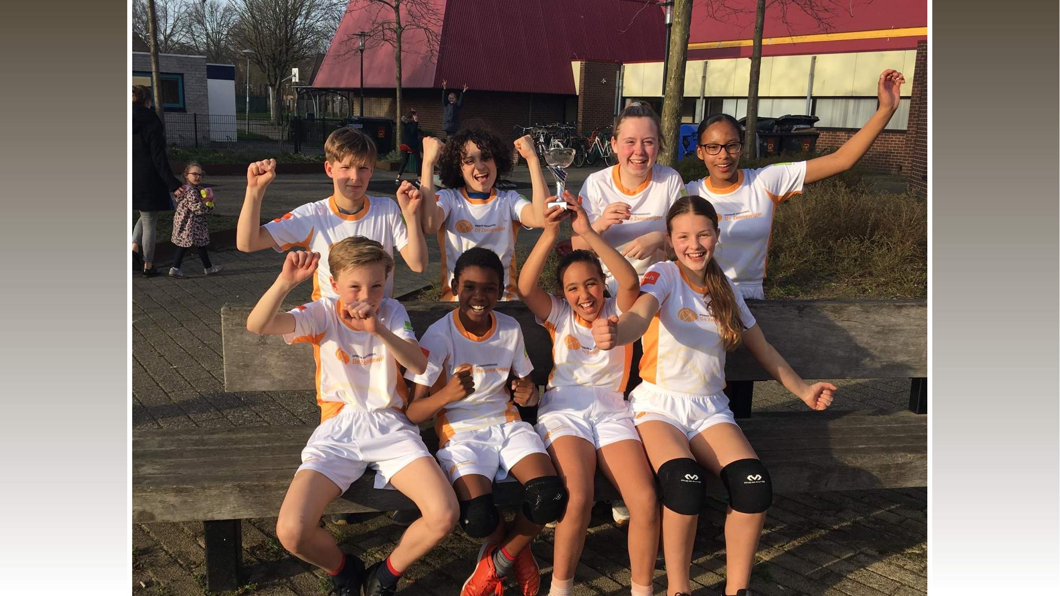 Team Grote Waal wint handbaltoernooi