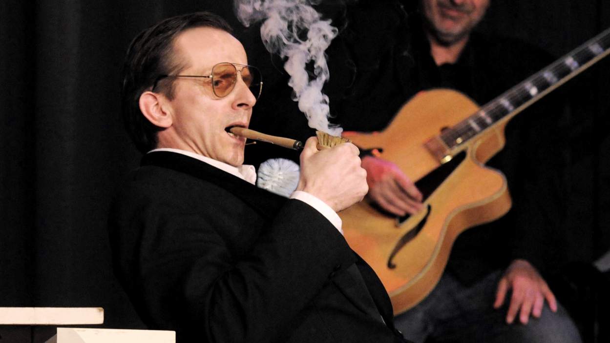 Theatermaker Ernest Beuving 19 april in Hauwert