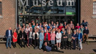 70 medewerkers op een foto1