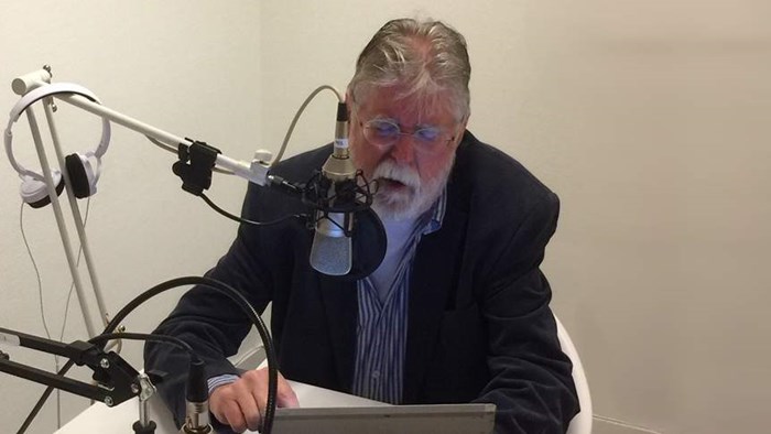 Sjaak Grosthuizen leest zijn column