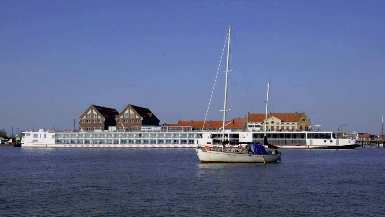 Riviercruiseschepen hoeven niet weg uit Hoorn