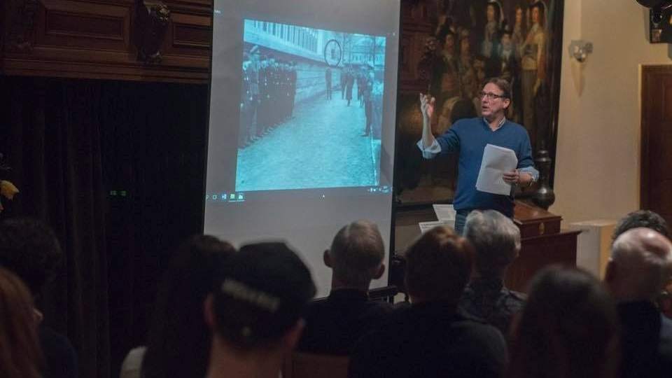 Arthur Brand in gesprek met Van Gogh-rover Octave Durham