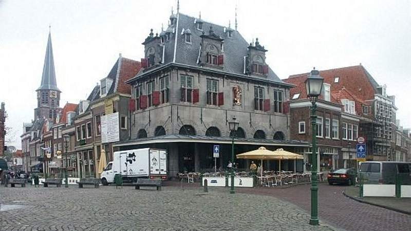 Waarom stenen winkels winnen