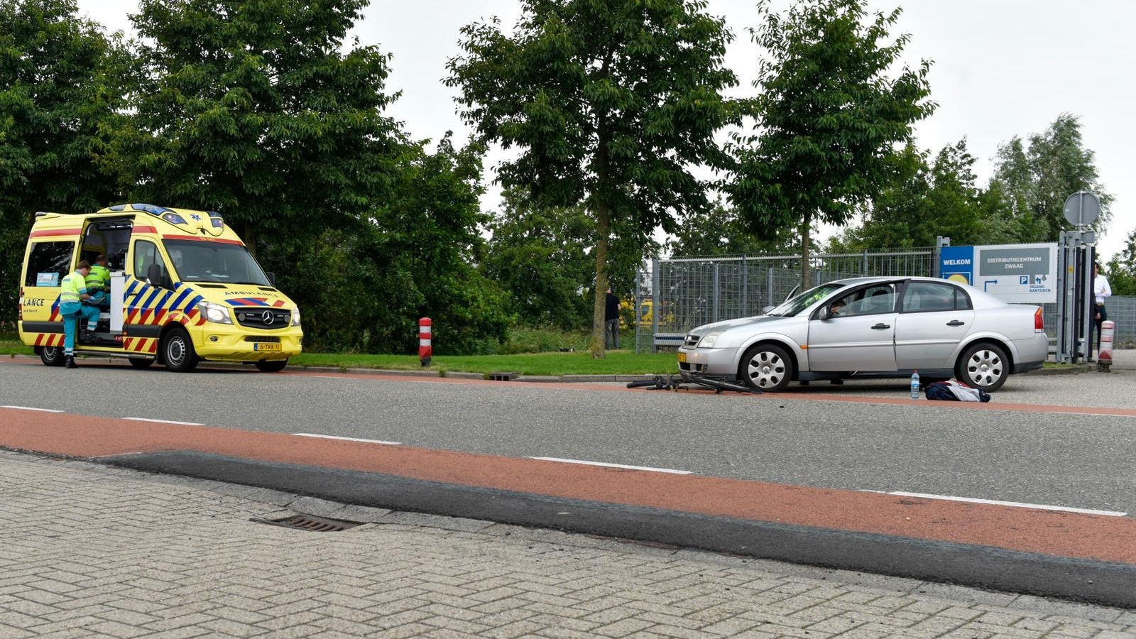 Fietser aangereden op de Marowijne in Zwaag