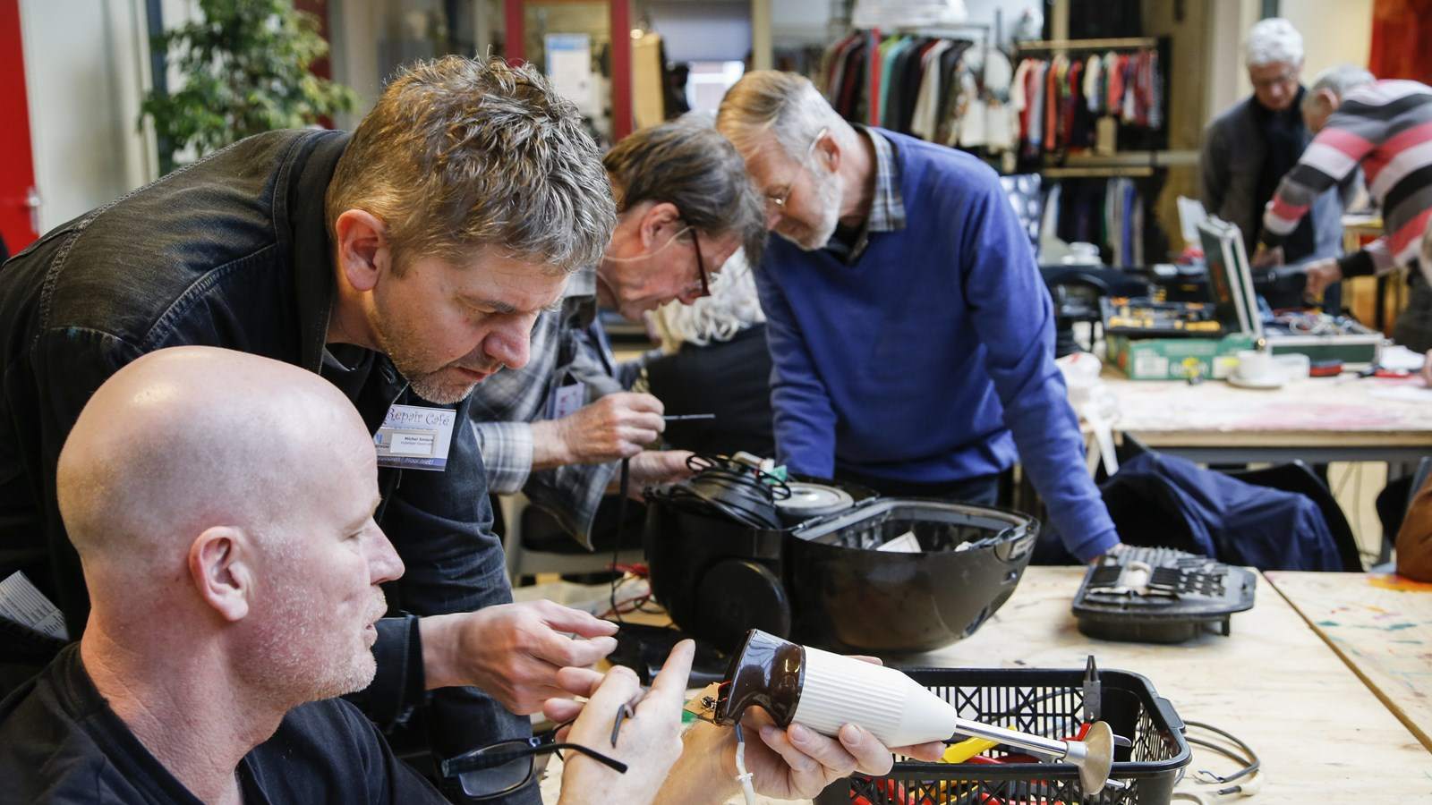 Wijkcentrum Kersenboogerd start in september weer het Repair Café