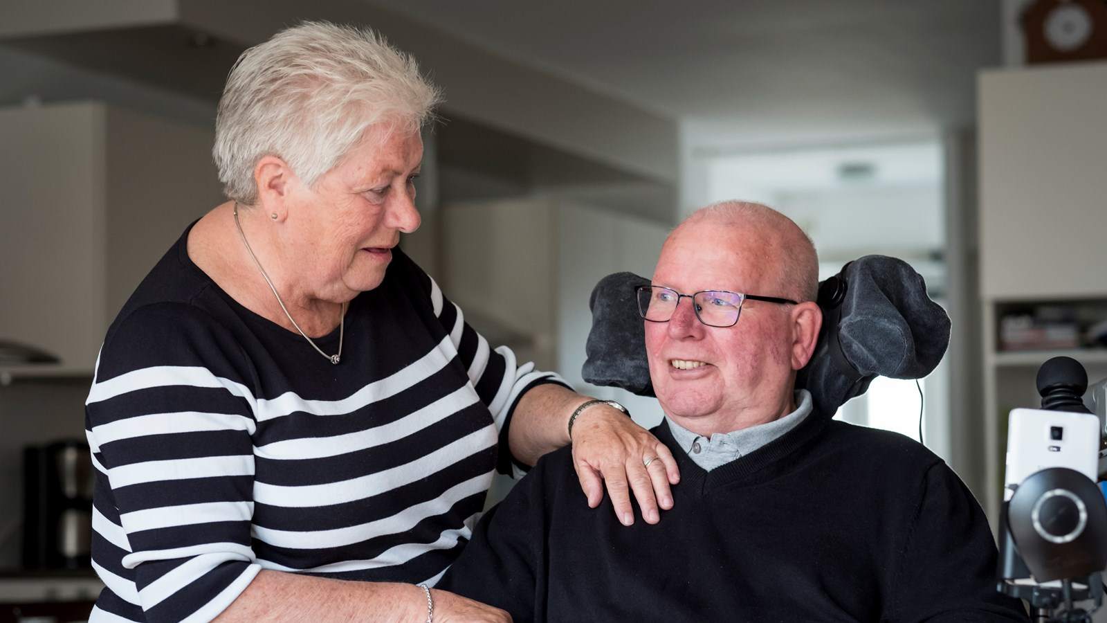 Onderzoek wijst uit: We helpen elkaar vanwege liefde en genegenheid