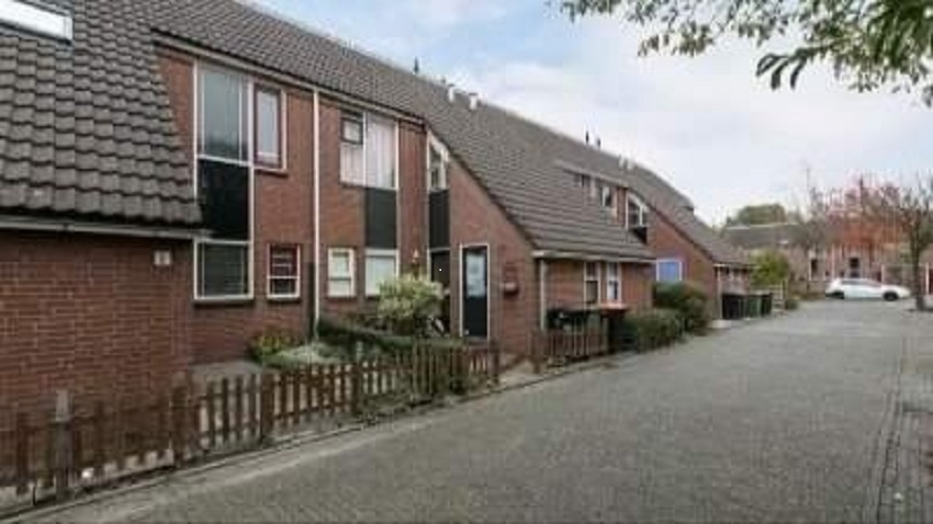 Brandweer naar Klagerstuin in Zwaag na stankoverlast