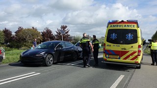 Kettingbotsing op N506 gewonden naar ziekenhuis 3