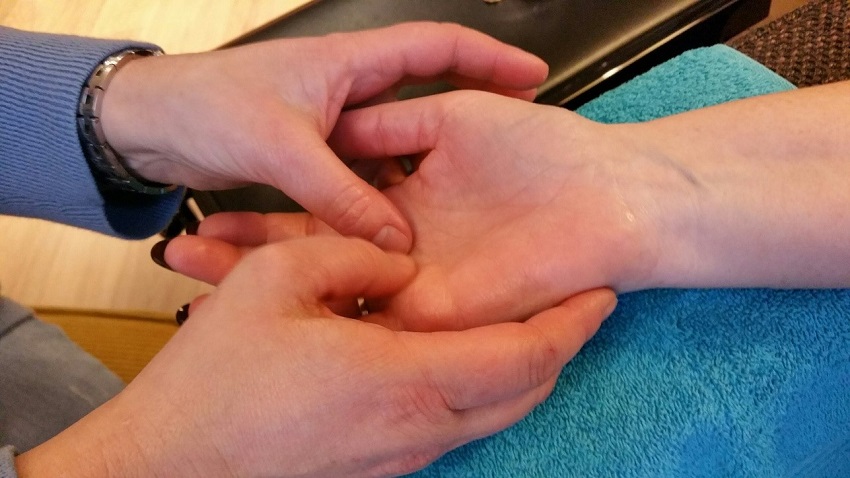 Handmassages tijdens Open Huis Pisa in Hoorn