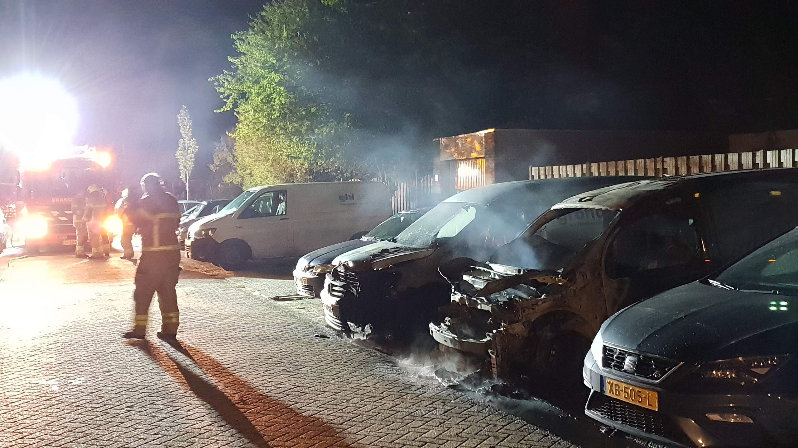 Drie auto's in brand aan het Gerard den Brabanderhof