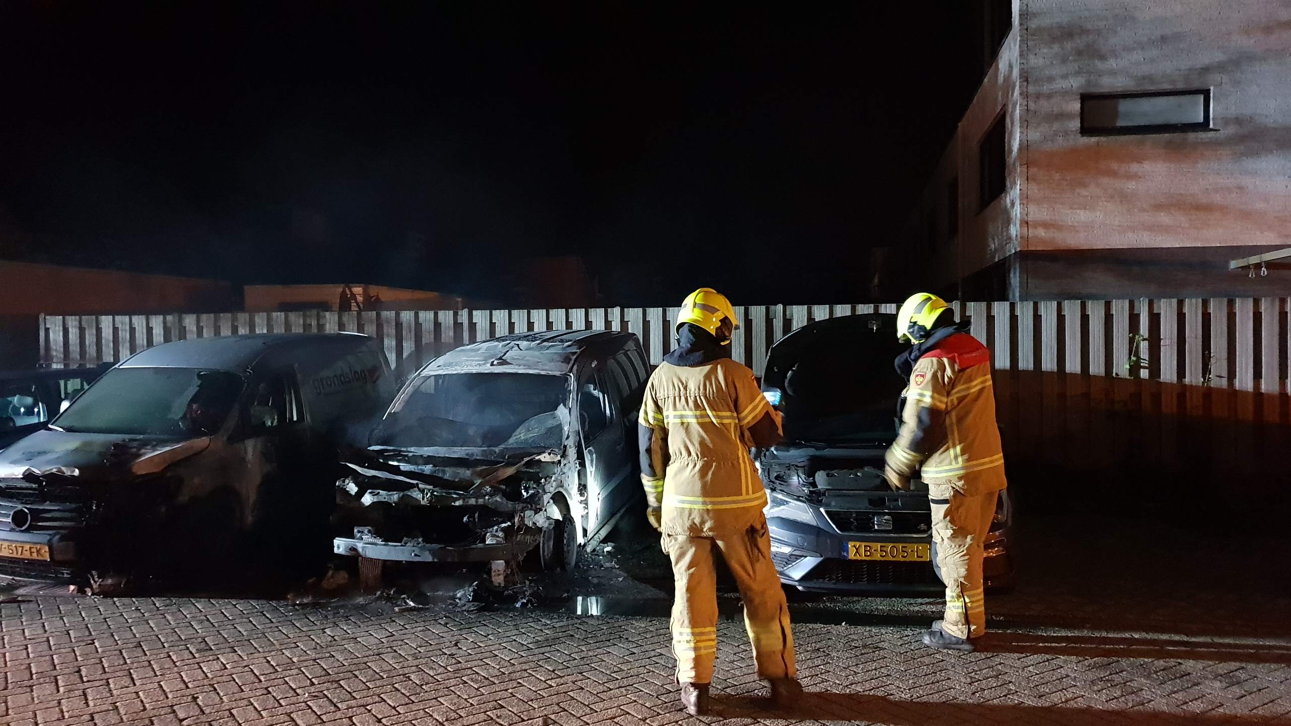Politie is op zoek naar getuigen van autobrand