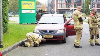 Auto bijna in brand in Hoorn Blokmergouw 5
