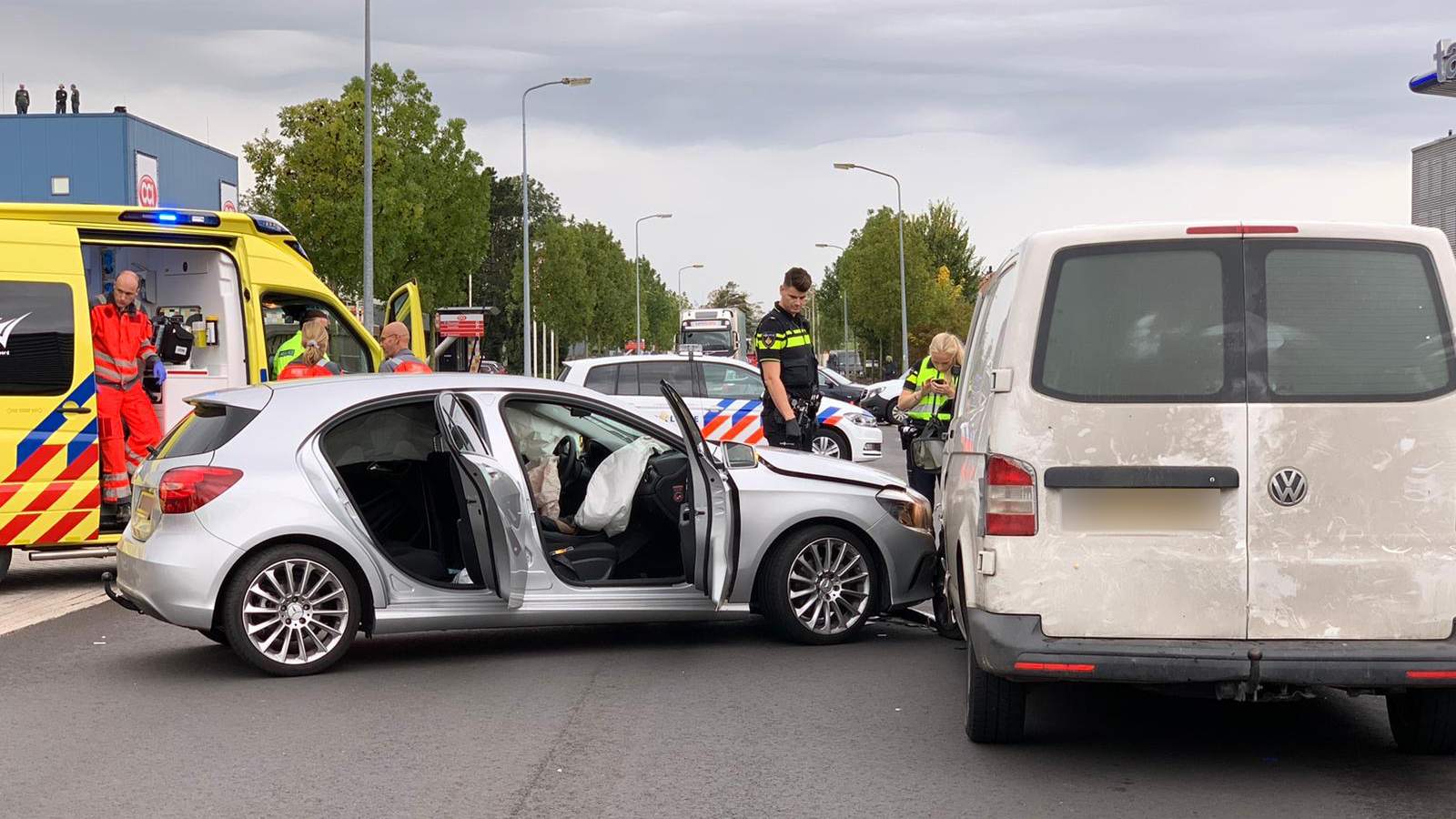 Vrouw zwaar gewond bij ongeluk op Hoorn80