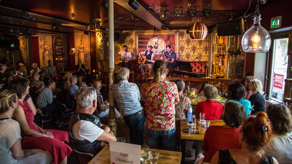 Café Chantant brengt ontregelende kleinkunstliedjes