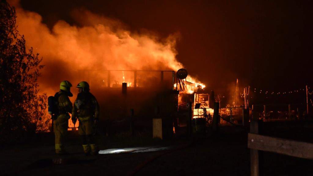 DE BAAI IN BRAND (Update)