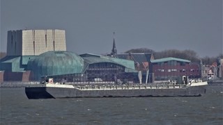 Stadsstrand werkboot voor Parkschouwburg (4)