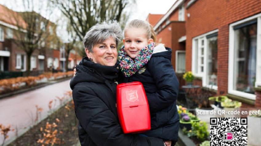 Leger des Heils collecteert in Hoorn