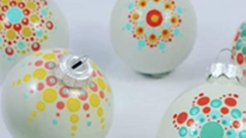 Workshop Kerstballen stippen bij Pisa 