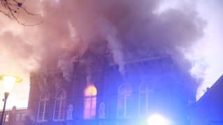 Voormalig raadhuis Obdam in brand3