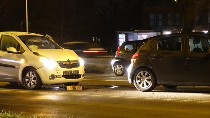 Kettingbotsing tussen drie voertuigen 4