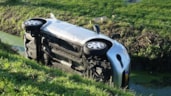 Auto te water bij botsing (Venhuizen) 2