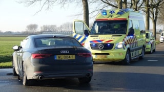 Auto te water bij botsing (Venhuizen) 4