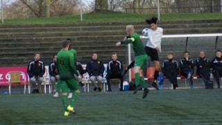 Be Quick - Hollandia 15-12-2019 Bert Spil probeert de bal te veroveren. Milan Vissie en Mukthar Suleiman kijken toe