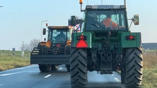 Boeren blokkeren dijk Enkhuizen Lelystad 2