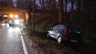 Automobilist gewond in Hoorn 1