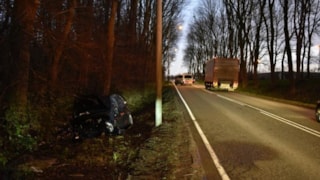 Automobilist gewond in Hoorn 3
