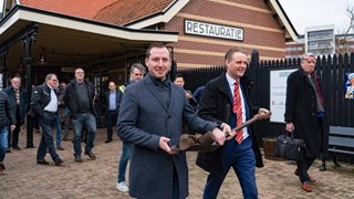 Eerste publieke rit voor historische tram op biokool 2