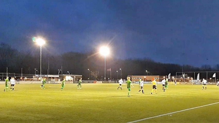 Voetbalverslagen wedstrijden 15 februari