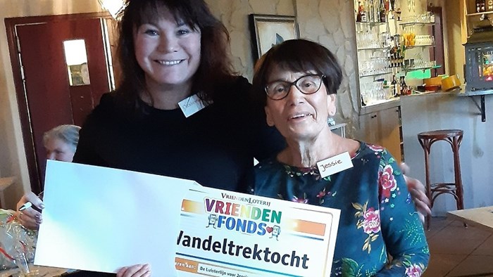 Jessie verrast met cheque