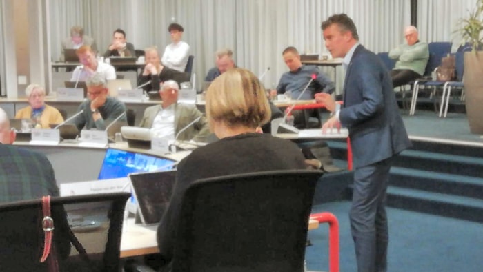 Toelichting over middenhuurwoningen door wethouder Simon Broersma