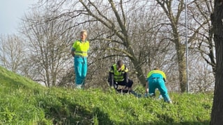 Ongeval Enkhuizen, persoon in de boeien geslagen 2