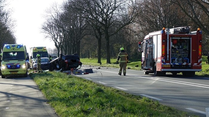 Auto op z&#39;n kop Venhuizen 3