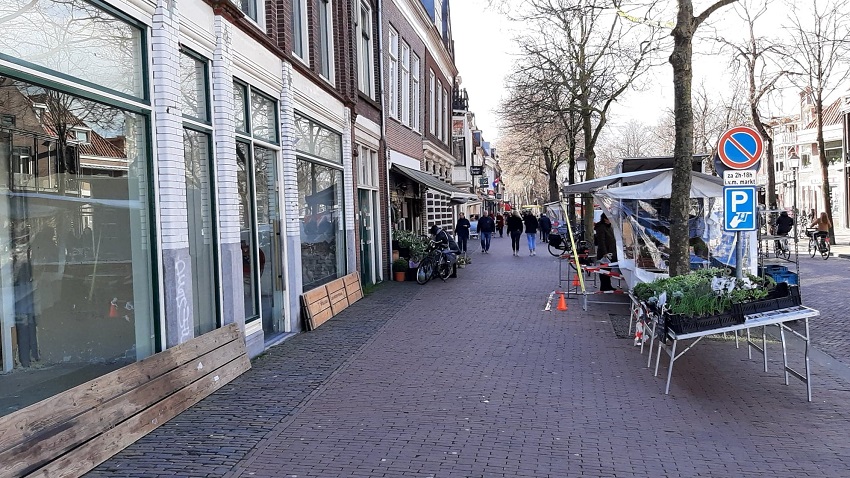 Markt in Hoorn uiterst rustig