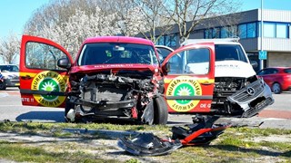 Botsing in Hoorn tussen twee bestelbusjes 3